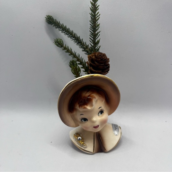 Vintage Enesco Golden Girl mini vase in EUC - Picture 1 of 12